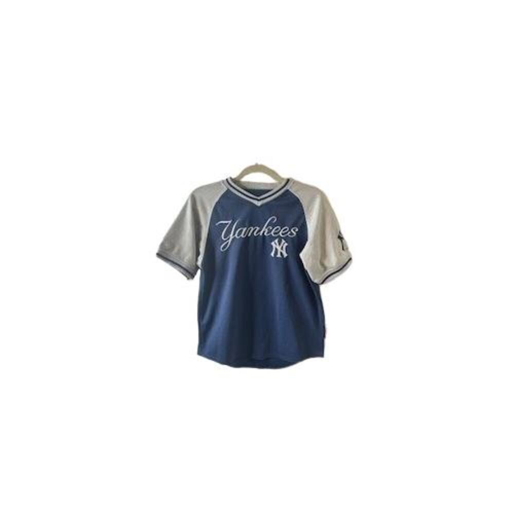 Yankees Pullover Stiches  Size YouthLarge V Neck Pullover Large Logo Embroidered